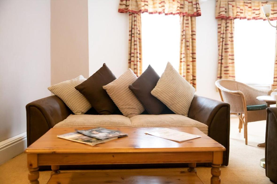 Tyacks Hotel Camborne Extérieur photo